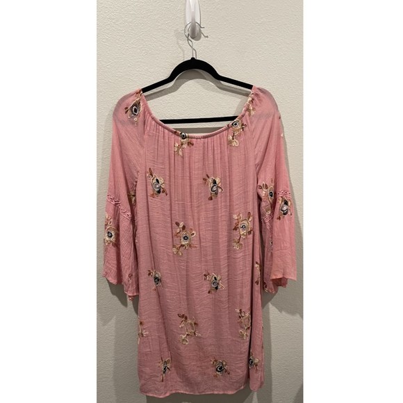 FIG AND FLOWER Embroidered Pink 3/4 Sleeve Mini Dress - Picture 5 of 5
